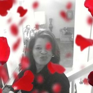 Meet your Posher, Leslie